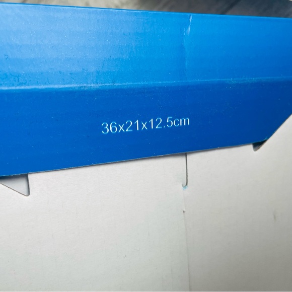 VINCE CAMUTO ROYAL BLUE EMPTY SHOEBOX - Picture 11 of 14